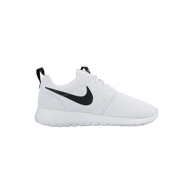Nike Shoes - Nike roshe
